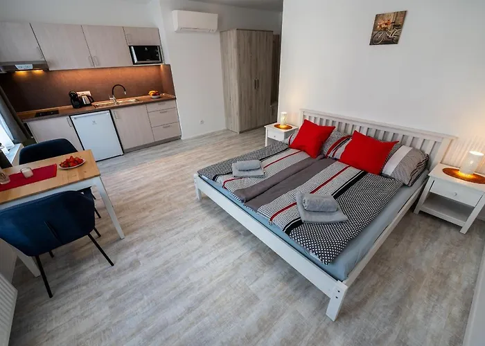Kamenny Dvur 3*