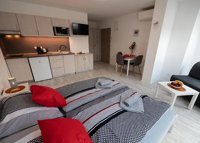 Kamenny Dvur 3*