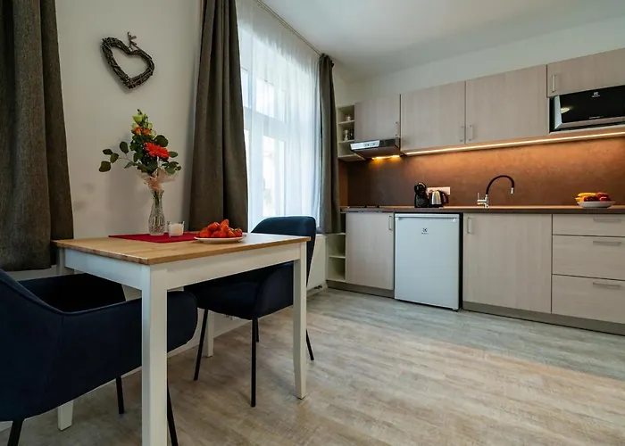 Kamenny Dvur 3*
