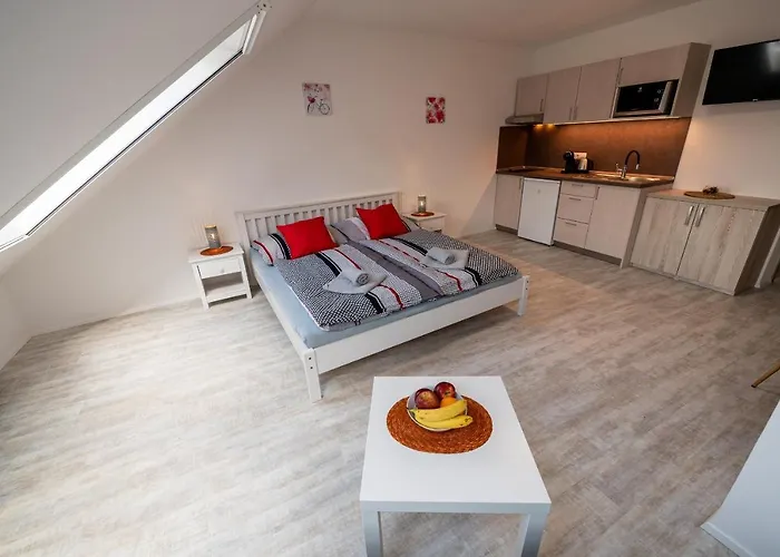Kamenny Dvur 3*